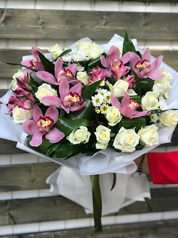 Букет цветов из: Розы и Хризантемы в Семилетка